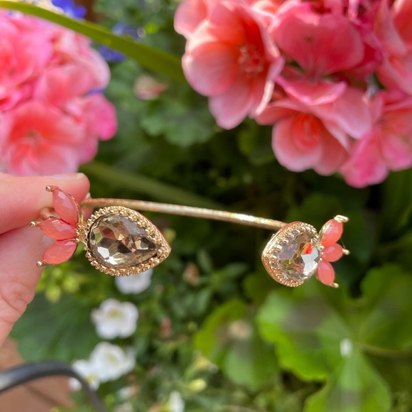 Gold embellished peach detail bracelet - Picture 3 of 8